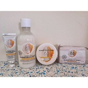 The Body Shop Almond Milk & Honey 4 Piece Gift Set Shower Cream Body Butter Soap